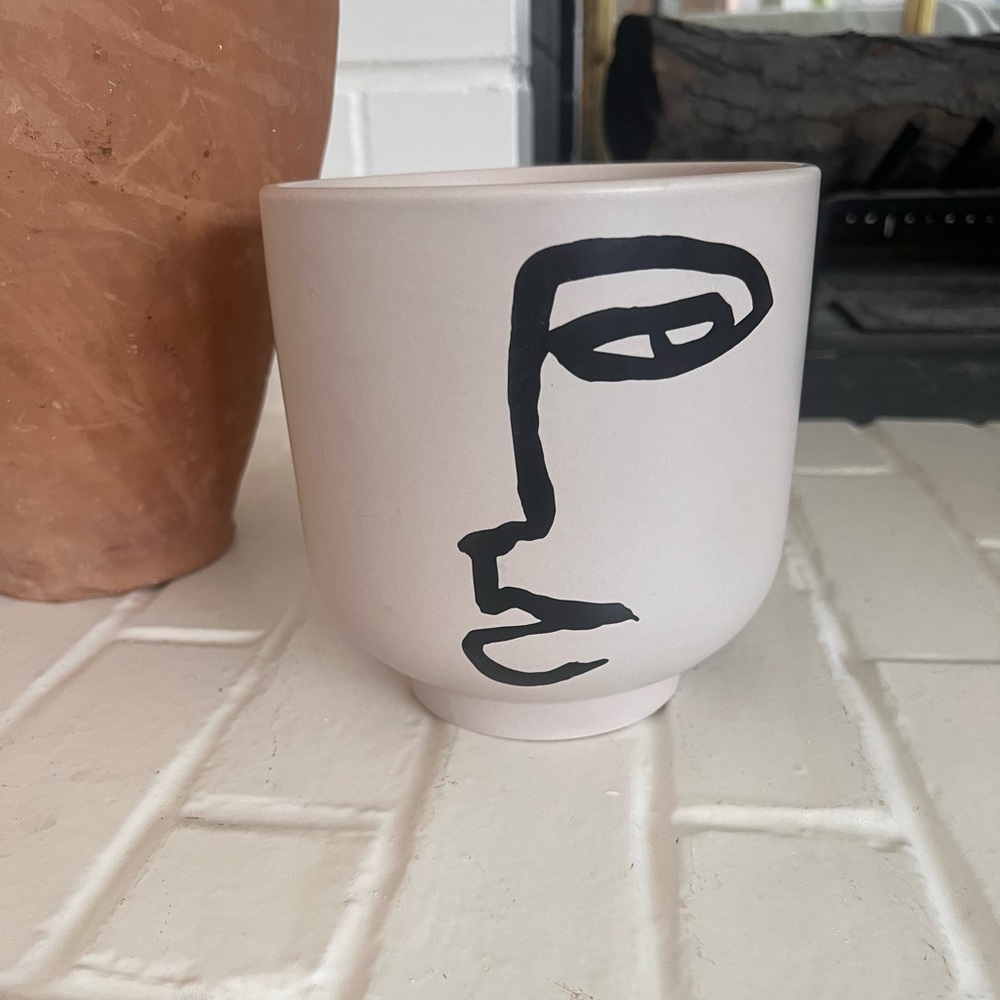 H&M HOME vase planter with black line drawing face